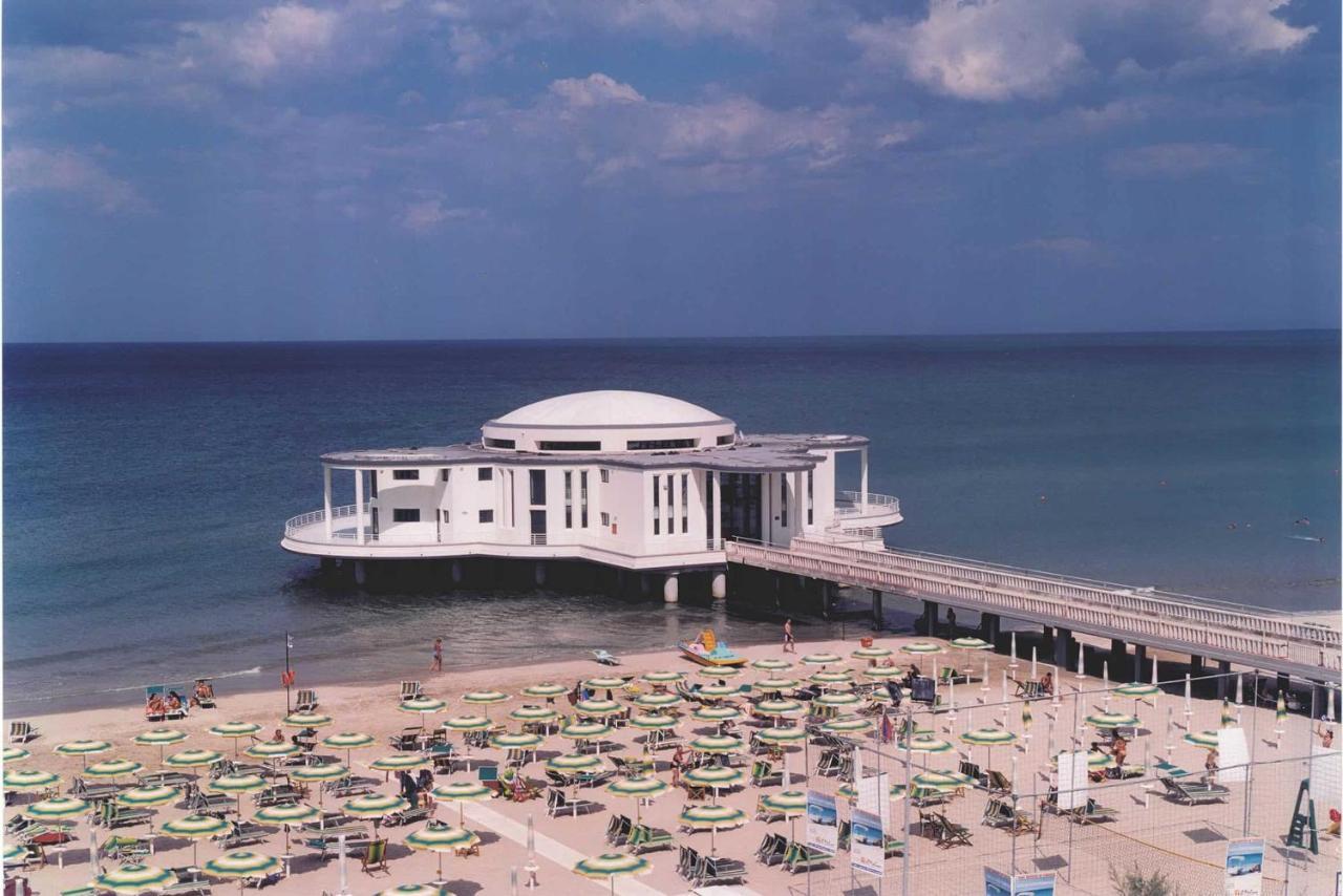 Hotel De La Ville Senigallia Buitenkant foto