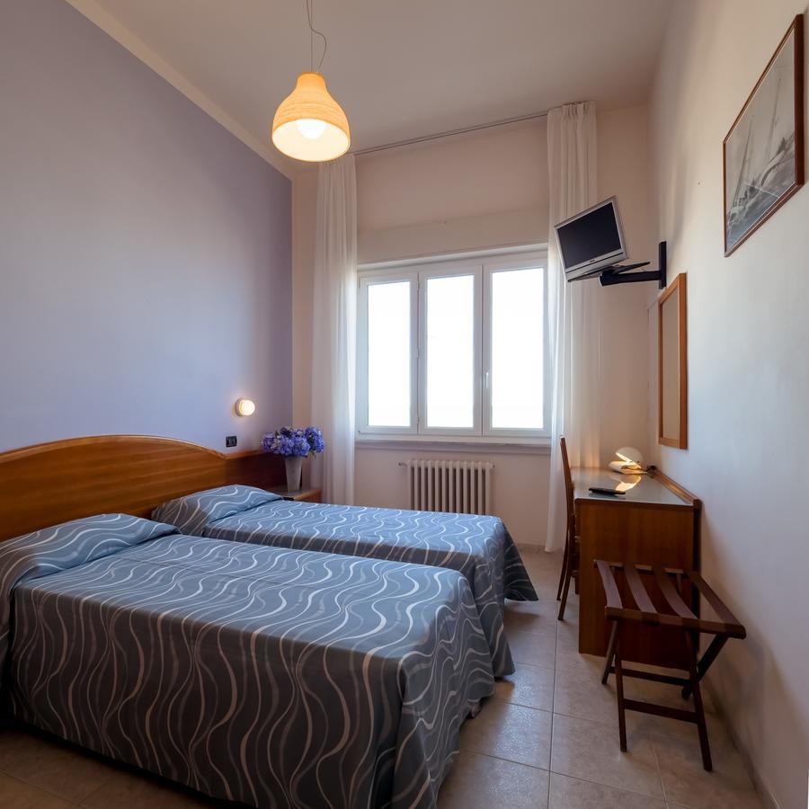 Hotel De La Ville Senigallia Buitenkant foto