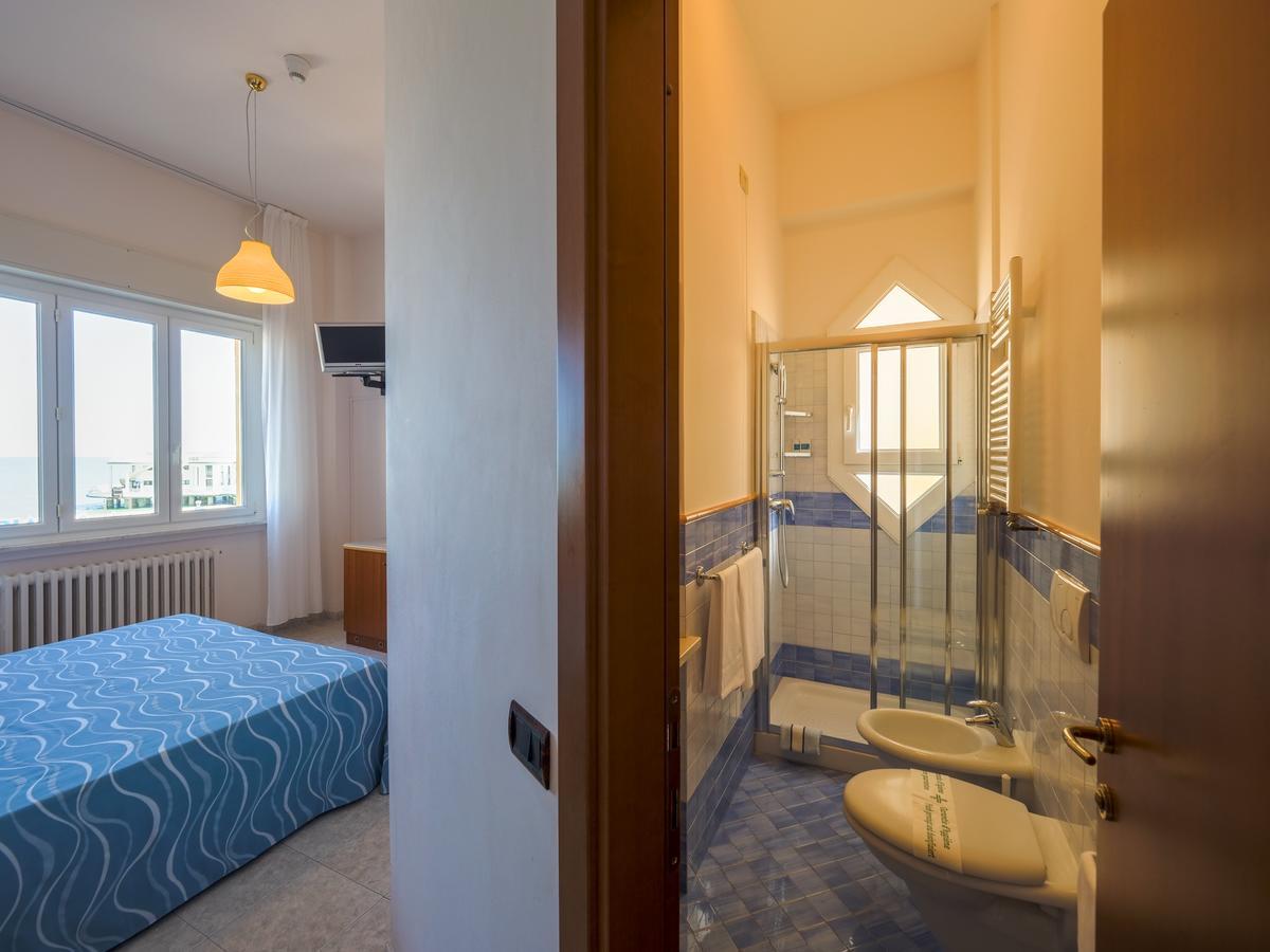 Hotel De La Ville Senigallia Buitenkant foto